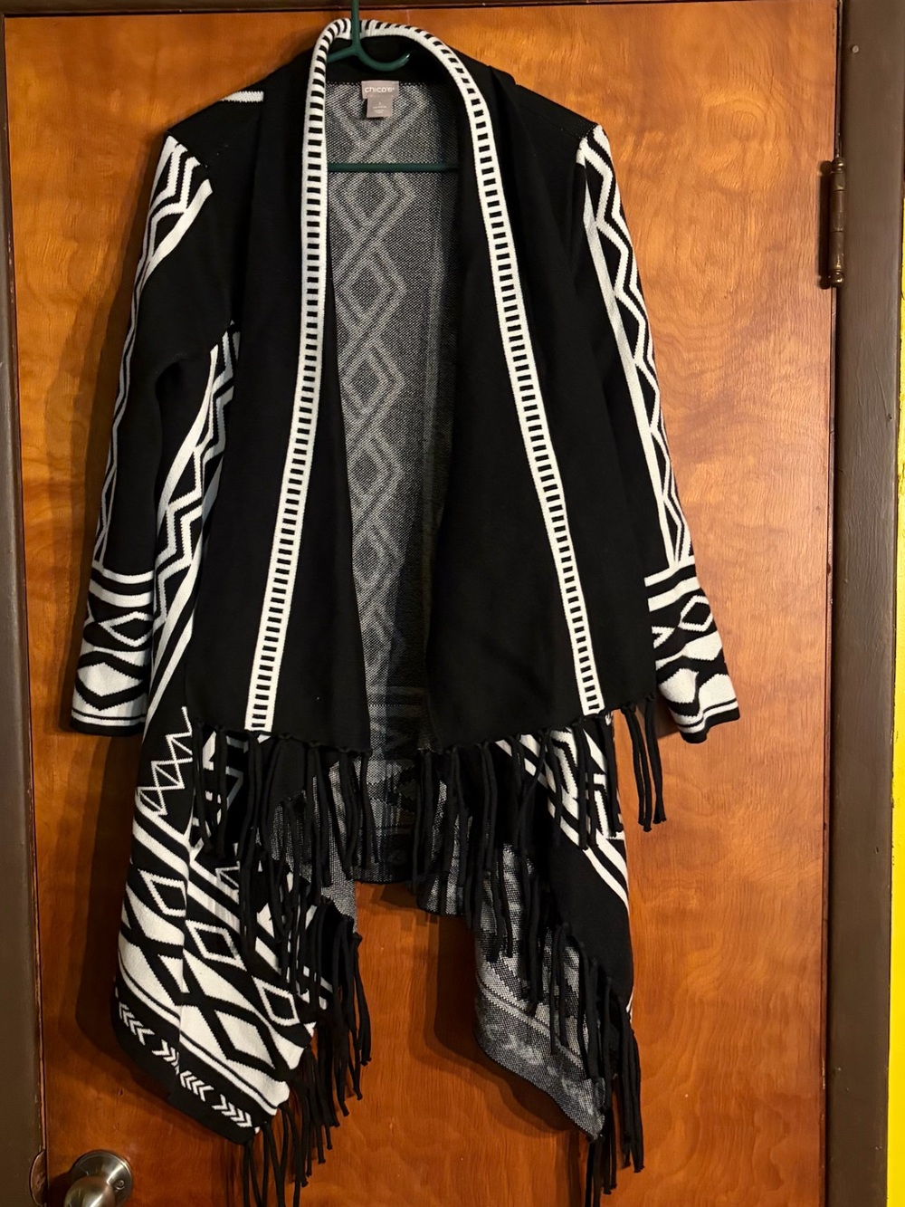 NEW CHICO'S $149 BLACK AND WHITE AZTEC PRINTED FRINGE OPEN FRONT CARDIGAN SZ M